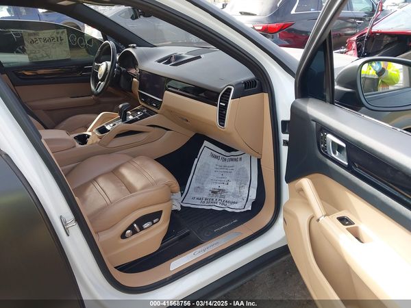 2019 PORSCHE CAYENNE