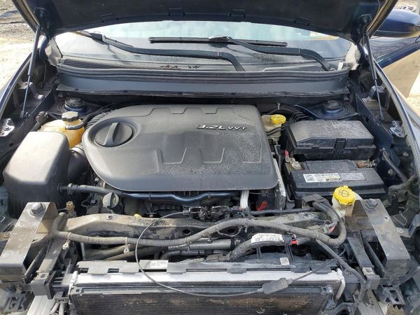 2014 JEEP GRAND CHER Latitude — Engine bay