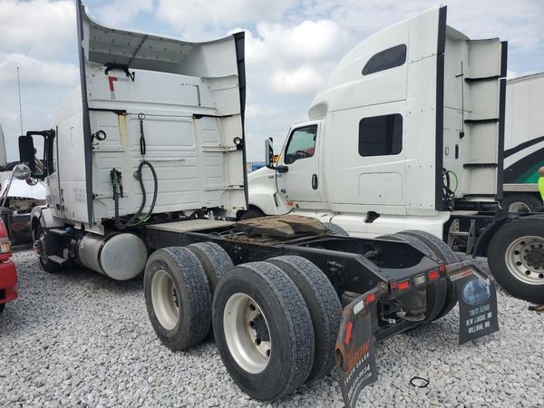 2015 VOLVO VN