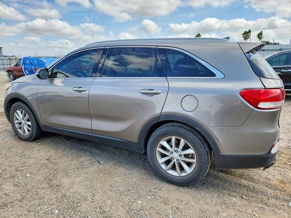2016 KIA SORENTO L / LX