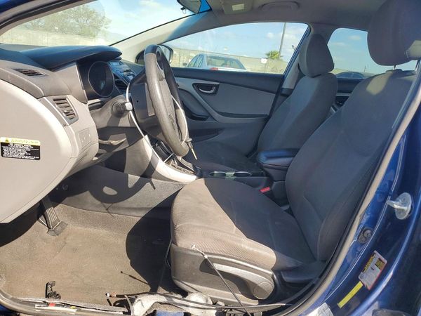 2016 HYUNDAI ELANTRA — DENT