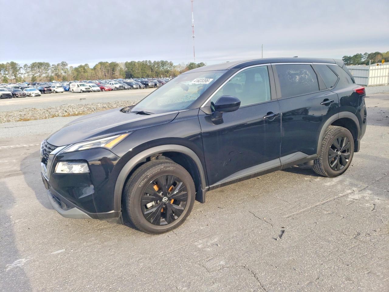 2023 NISSAN ROGUE SV — Front 3/4