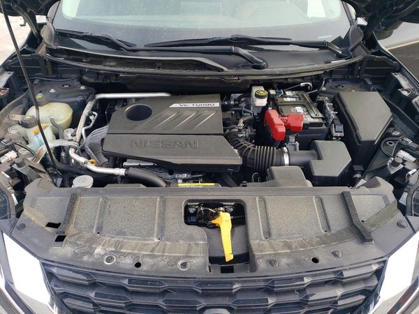 2023 NISSAN ROGUE SV — Engine bay