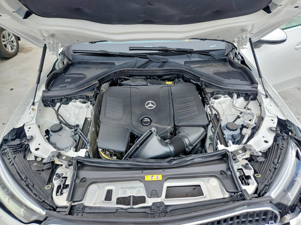 2025 MERCEDES-BENZ GLC GLC300