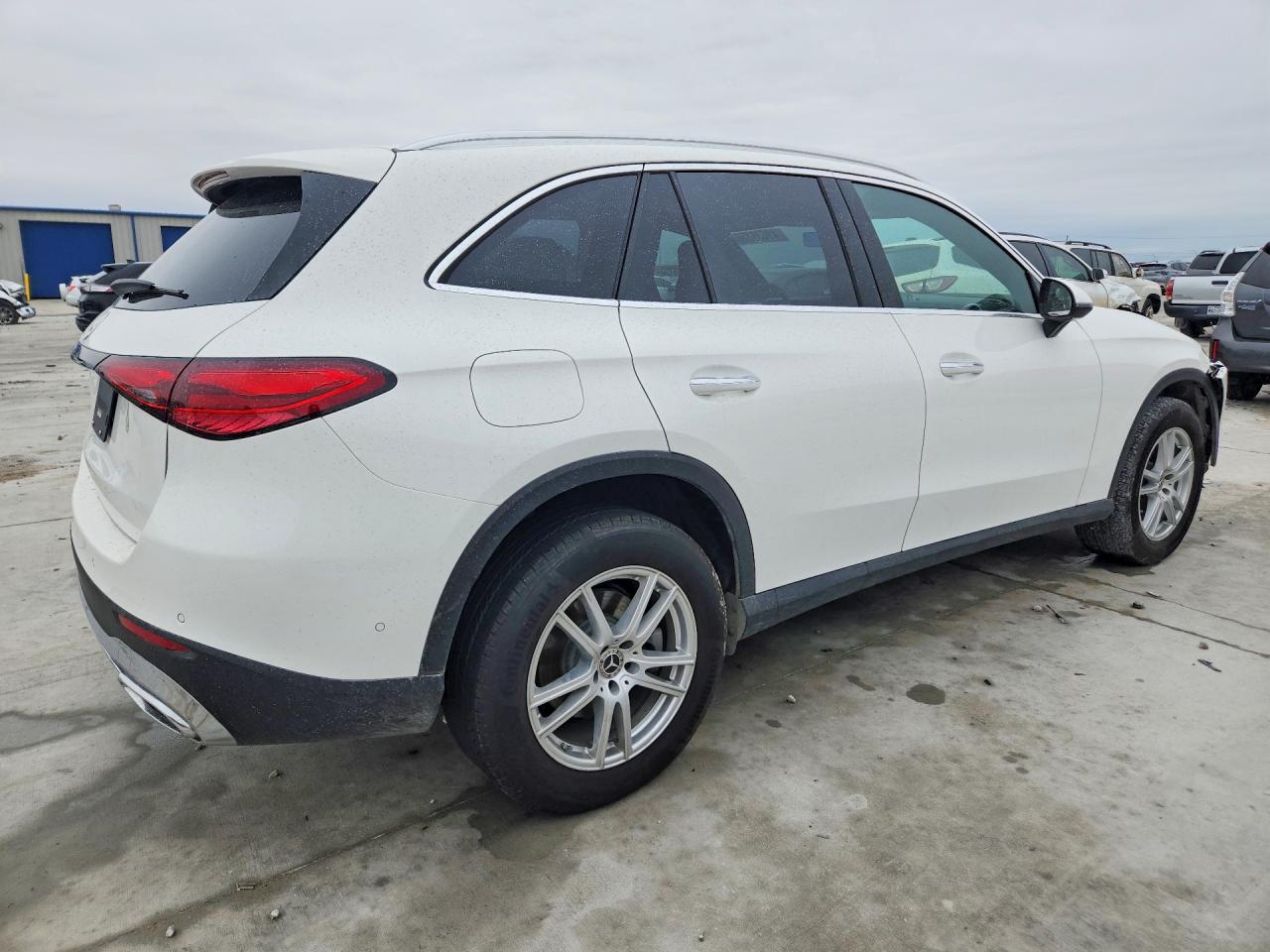 2025 MERCEDES-BENZ GLC GLC300