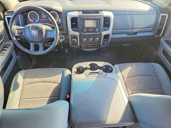 2016 RAM 1500 SLT