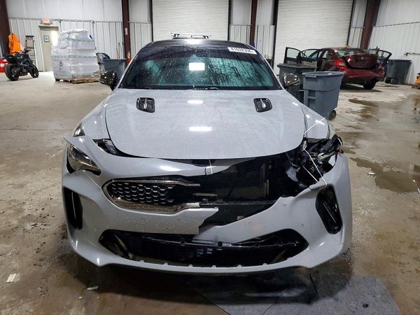 2019 KIA STINGER