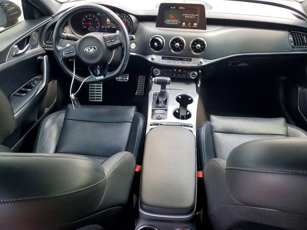2020 KIA STINGER GT1