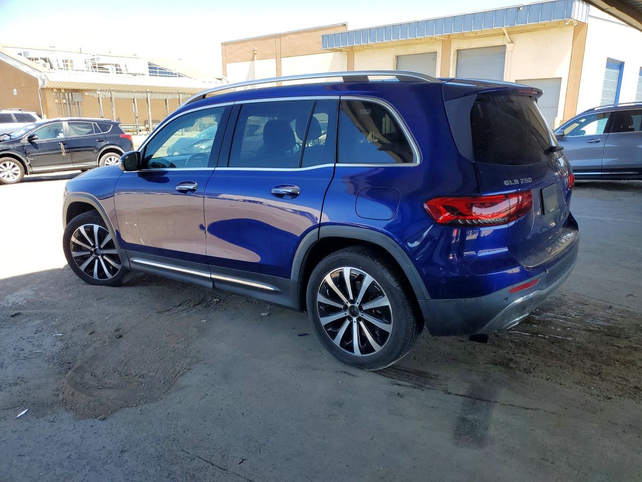 2021 MERCEDES-BENZ GLB GLB250