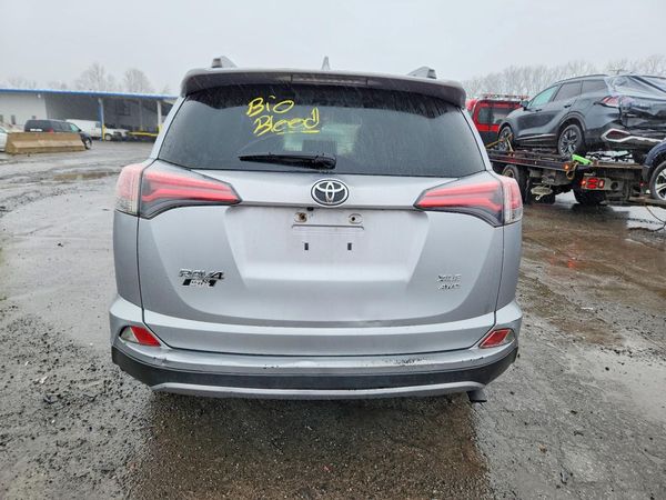 2018 TOYOTA RAV4 Adventure/XLE