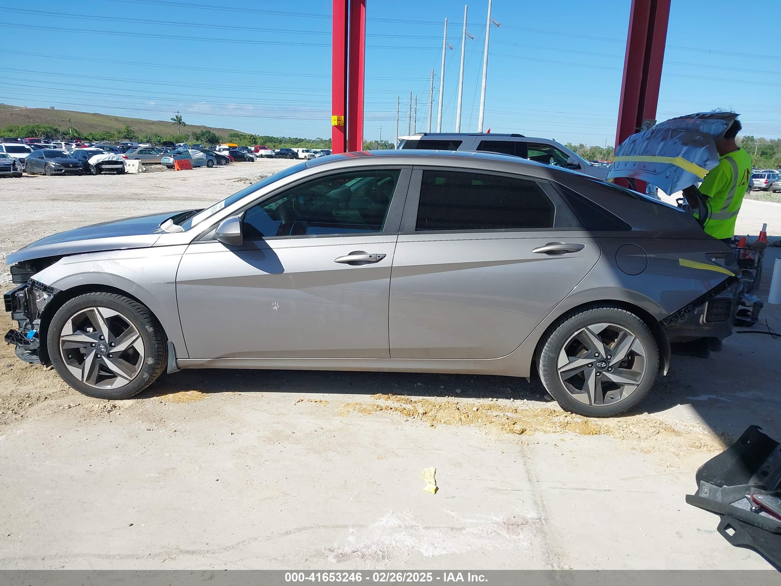 2023 HYUNDAI ELANTRA SEL