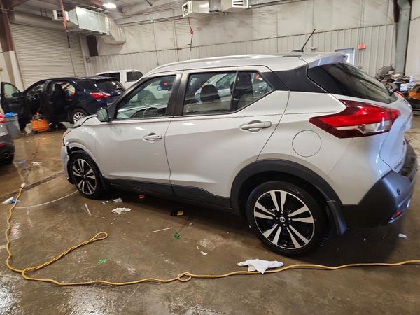 2020 NISSAN KICKS