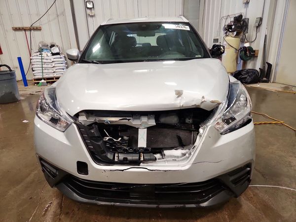 2020 NISSAN KICKS