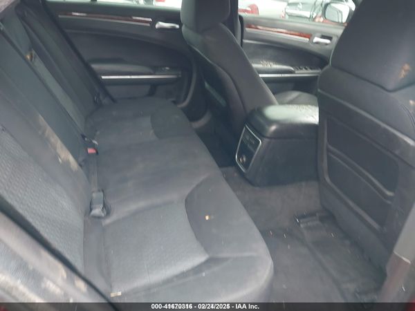 2012 CHRYSLER 300 Base/Limited — I8