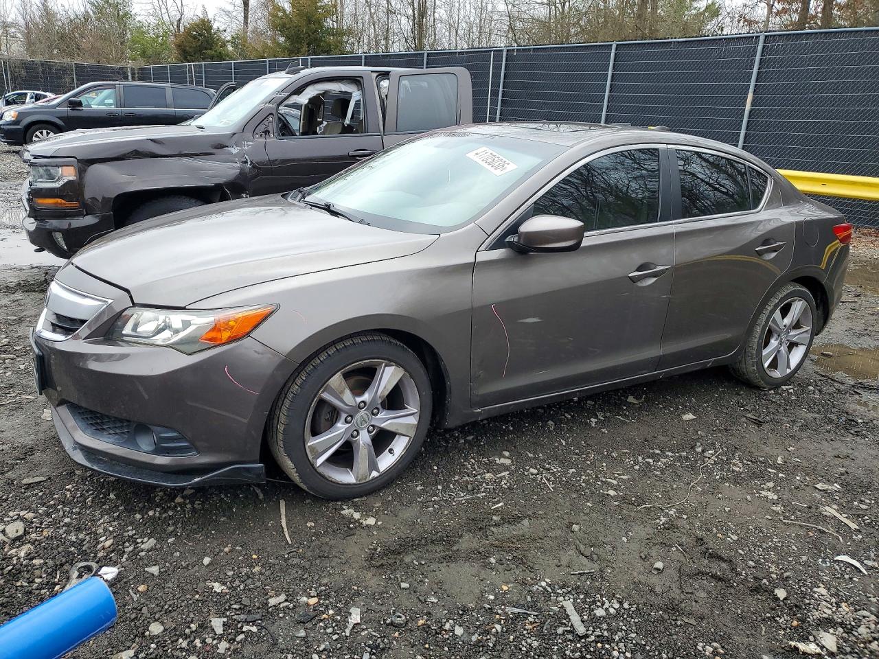 2013 ACURA ILX 20 PREMIUM