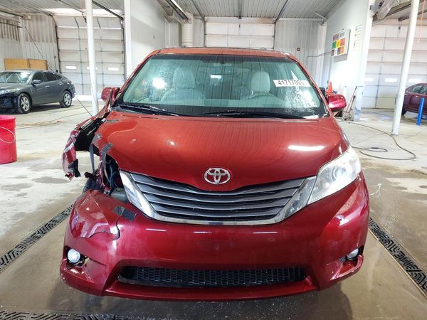 2012 TOYOTA SIENNA