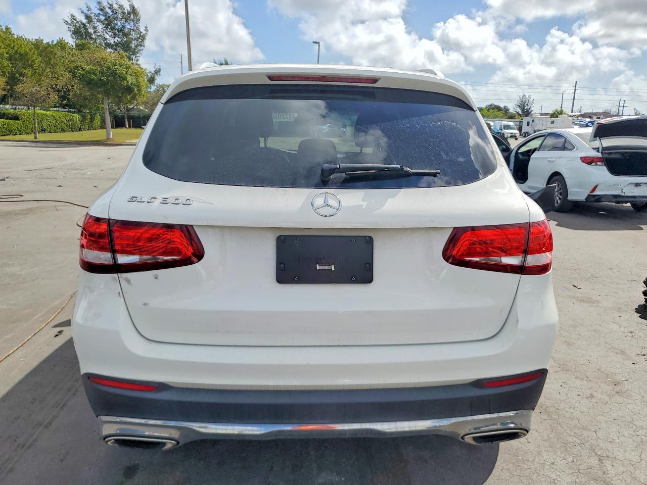 2018 MERCEDES-BENZ GLC GLC300