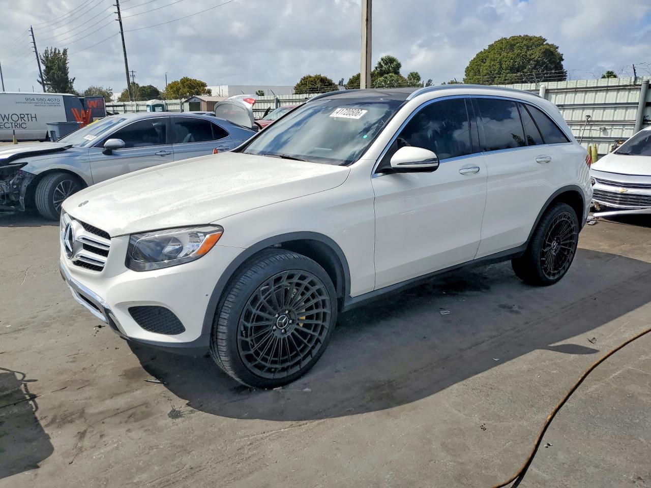 2018 MERCEDES-BENZ GLC GLC300