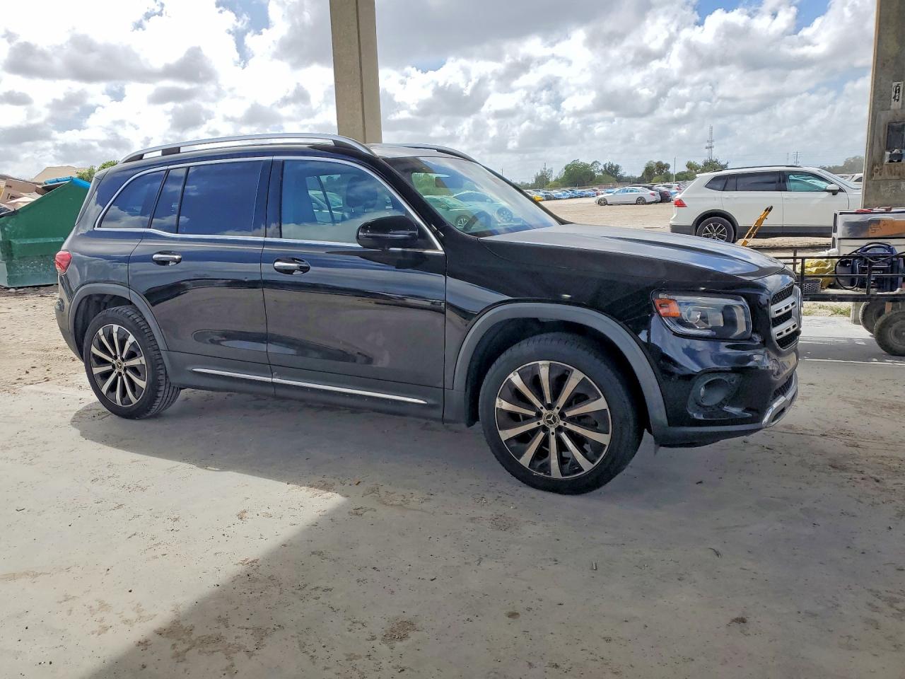 2021 MERCEDES-BENZ GLB GLB250