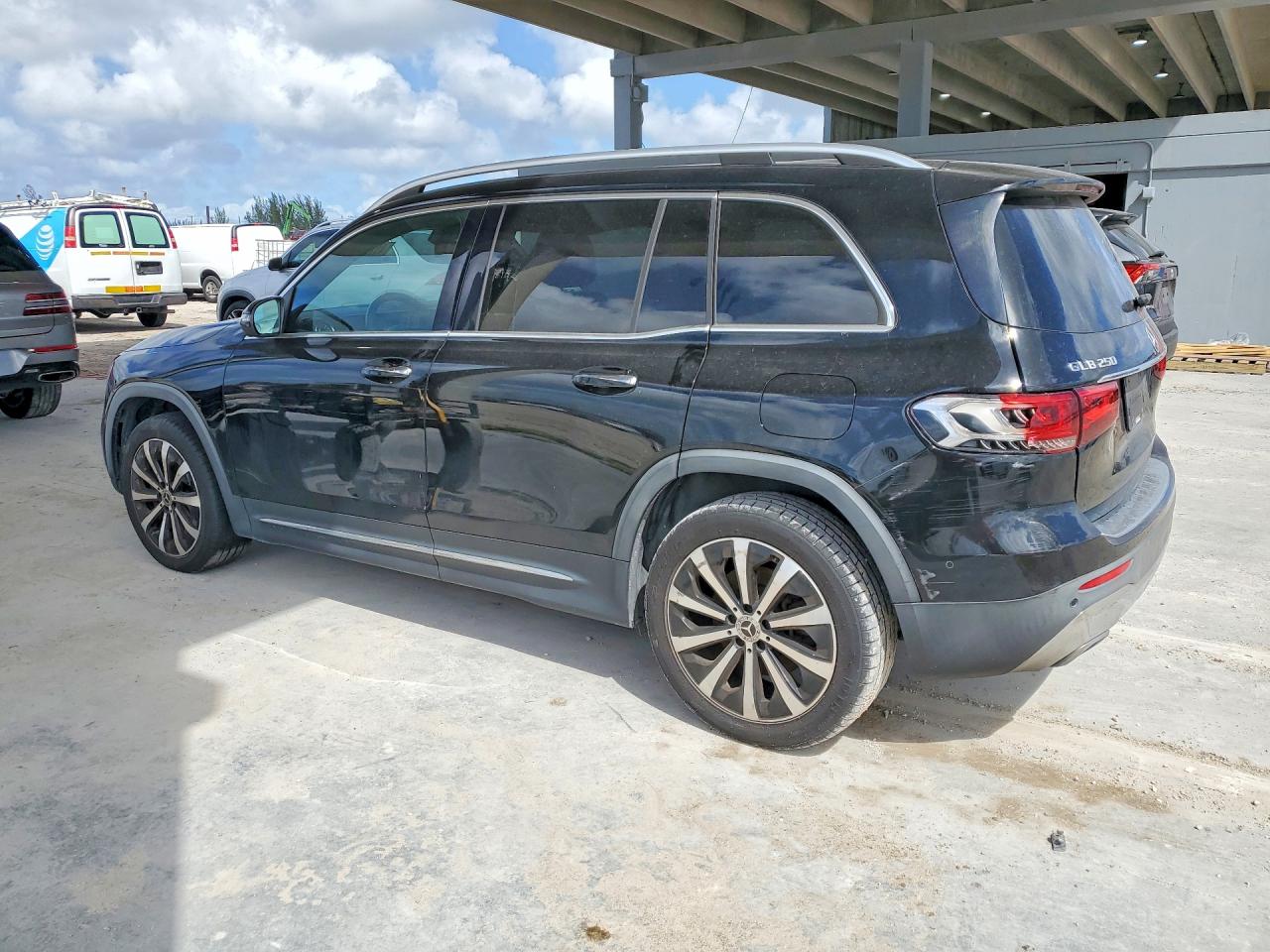 2021 MERCEDES-BENZ GLB GLB250