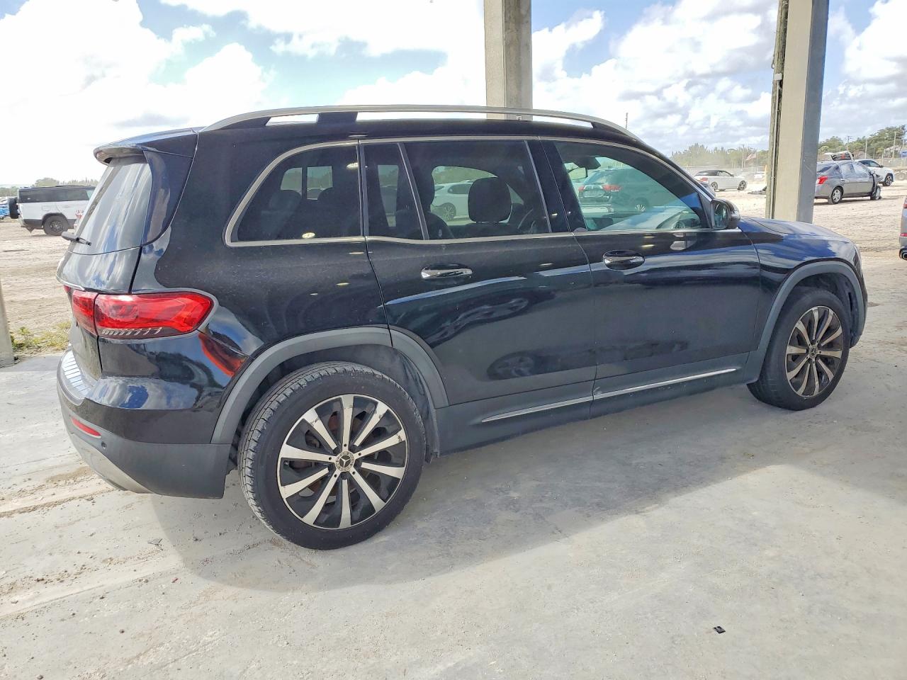 2021 MERCEDES-BENZ GLB GLB250
