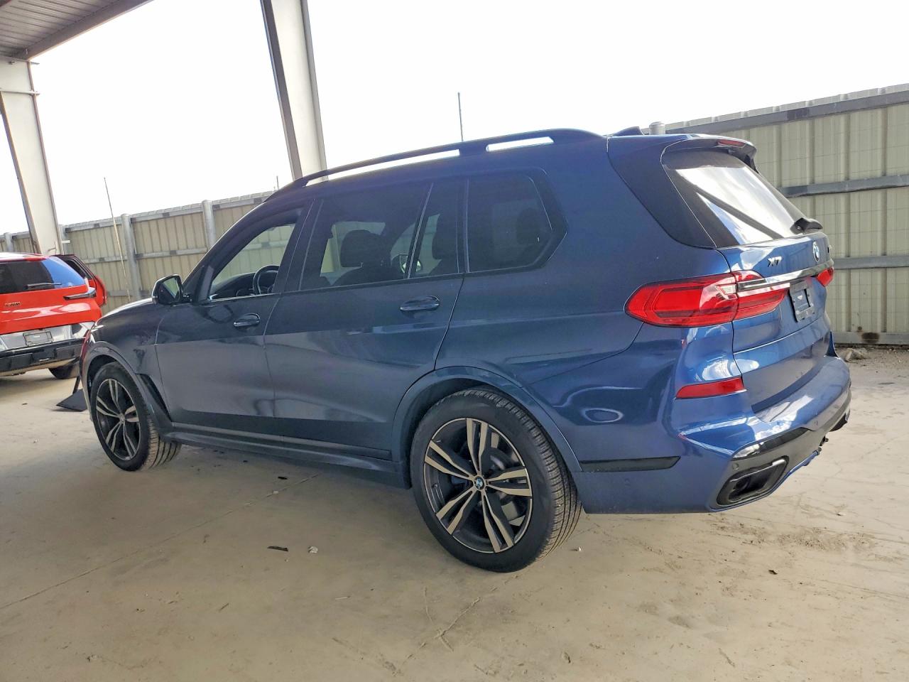 2022 BMW X7