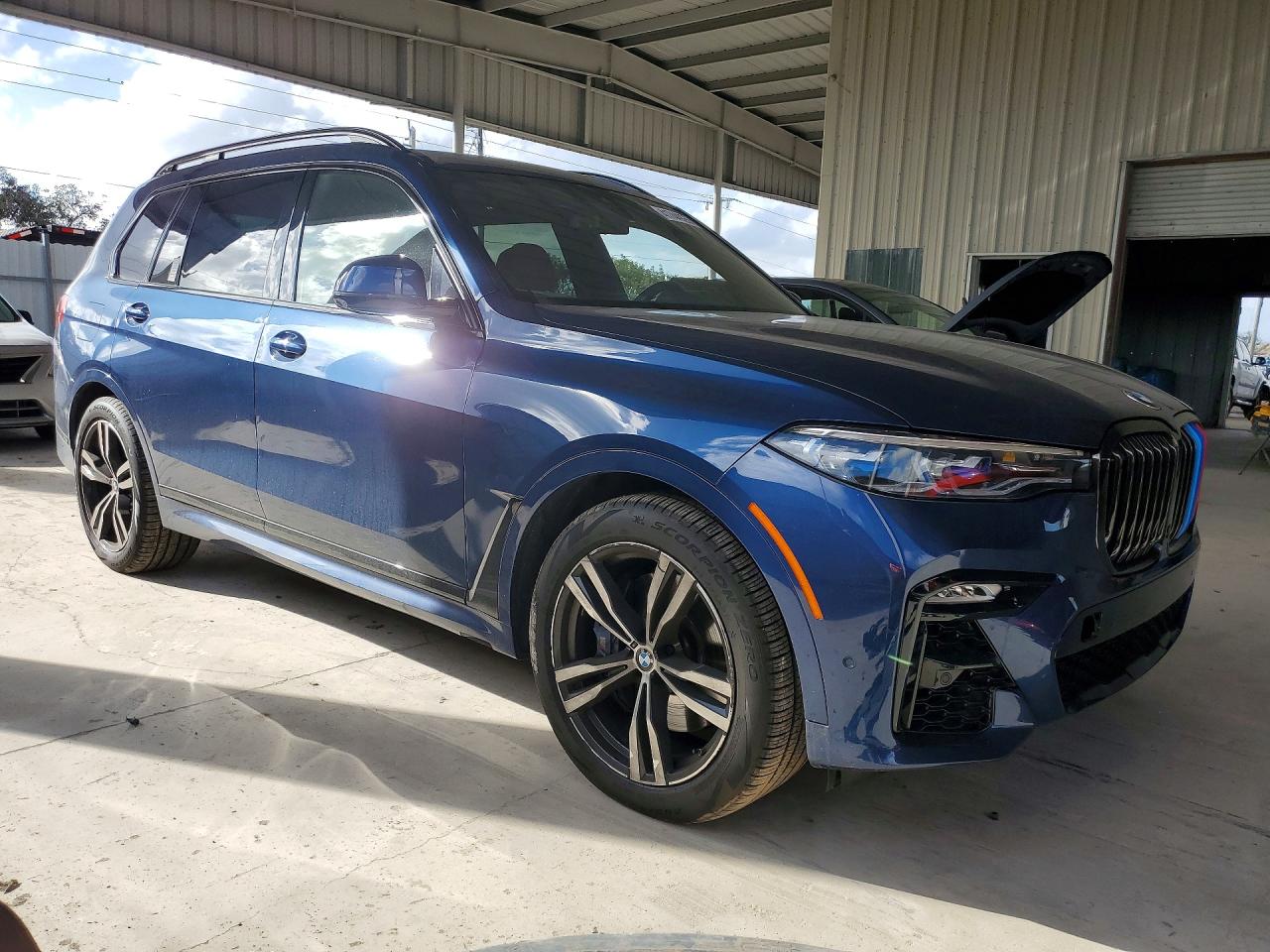 2022 BMW X7