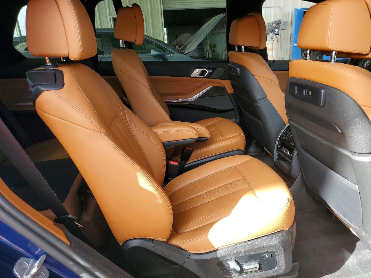 2022 BMW X7