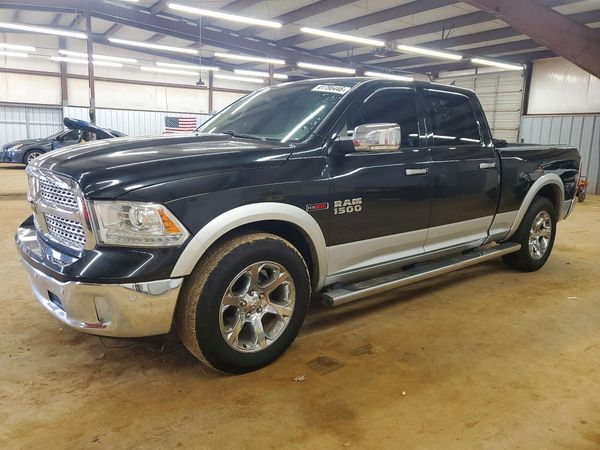 2016 RAM 1500 Laramie — Front 3/4