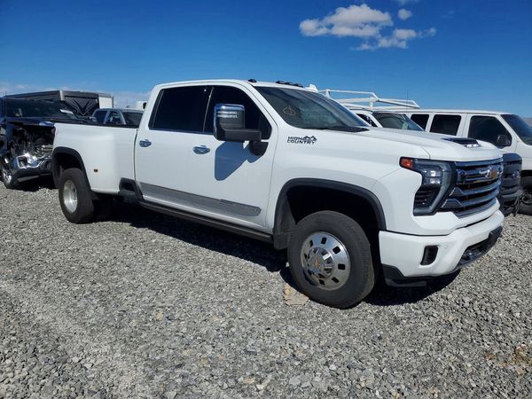 2024 CHEVROLET SILVERADO High Country — Passenger 3/4