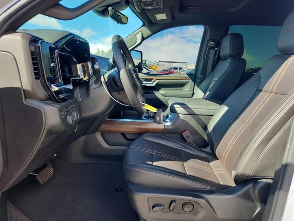 2024 CHEVROLET SILVERADO High Country — DENT