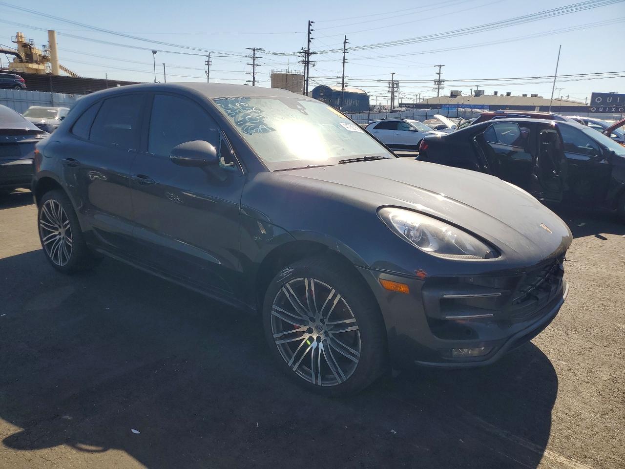 2017 PORSCHE MACAN