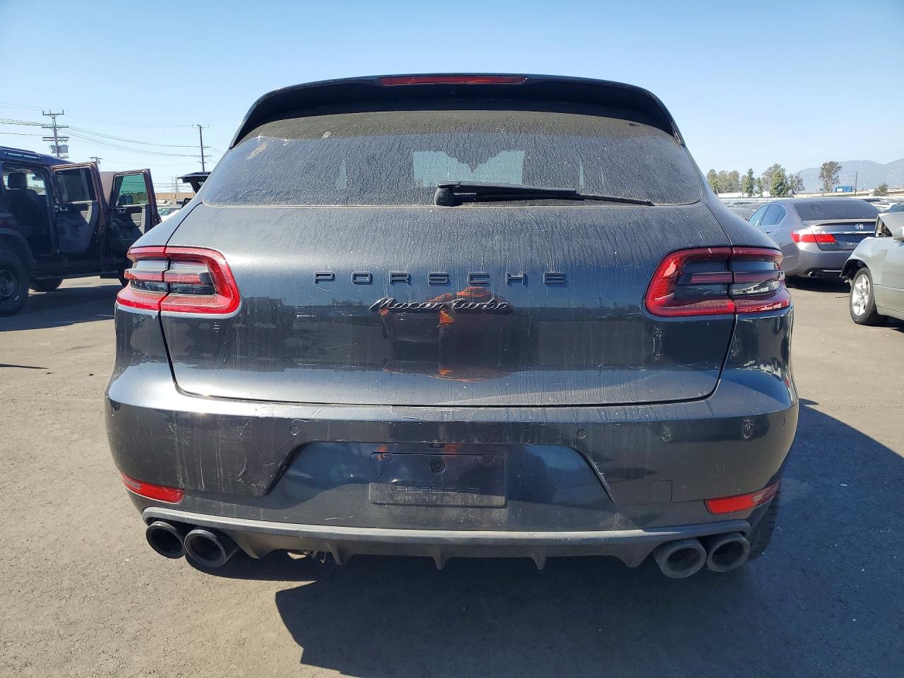 2017 PORSCHE MACAN