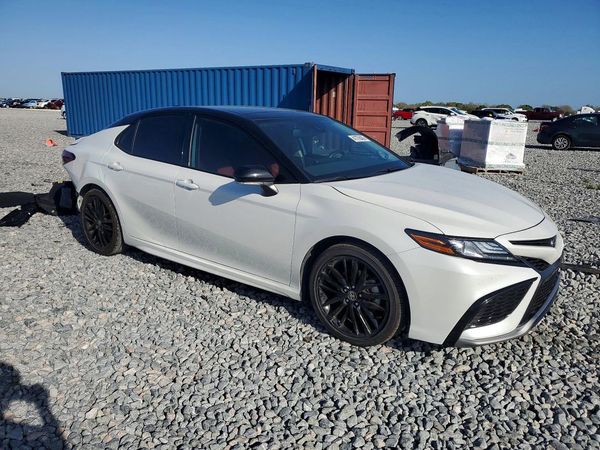 2024 TOYOTA CAMRY