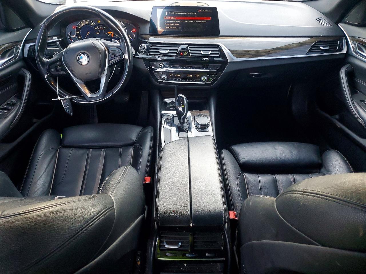 2019 BMW 530