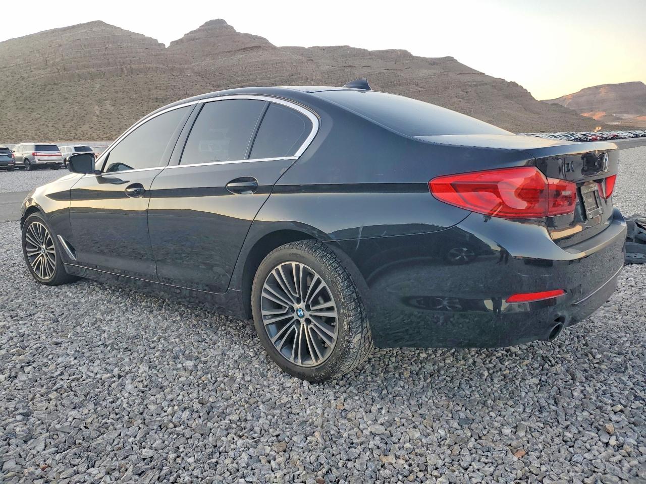 2019 BMW 530