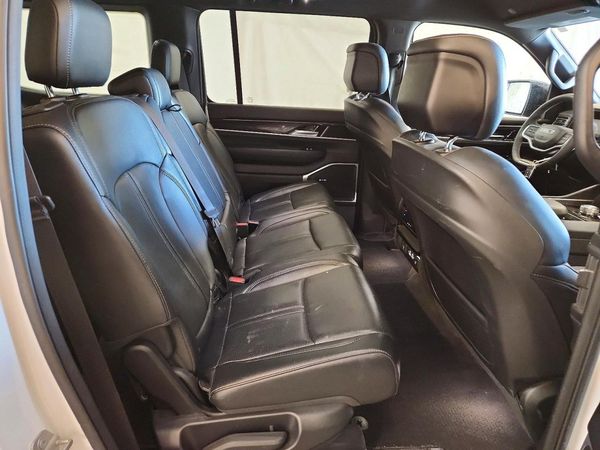 2023 JEEP WAGONEER Base