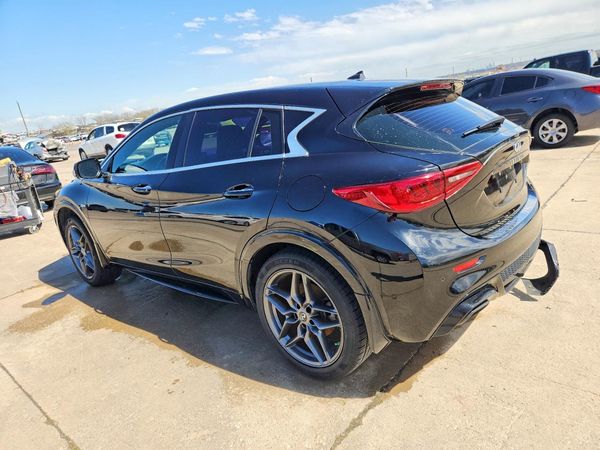 2017 INFINITI QX30