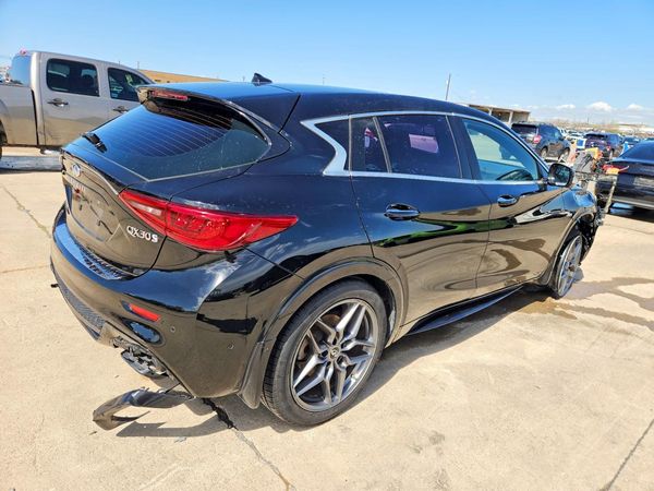2017 INFINITI QX30