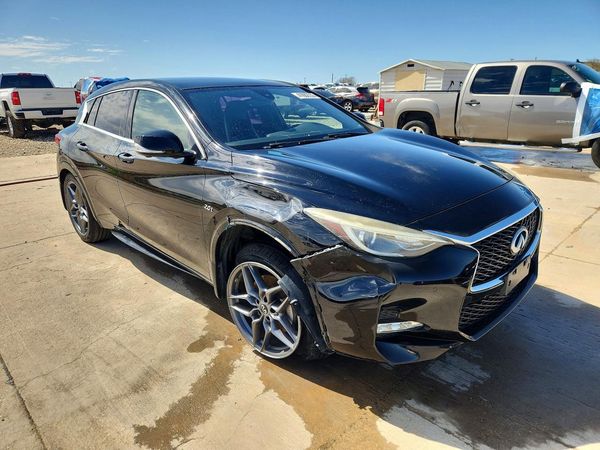 2017 INFINITI QX30