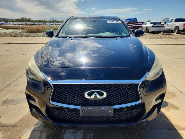 2017 INFINITI QX30