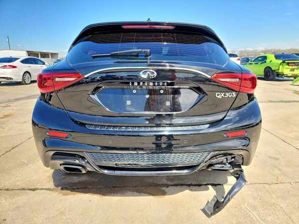 2017 INFINITI QX30