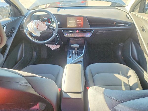 2024 KIA NIRO LX
