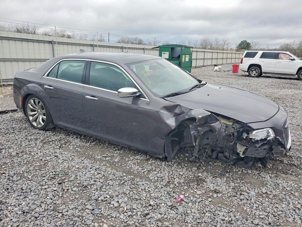 2019 CHRYSLER 300