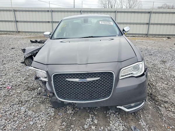 2019 CHRYSLER 300