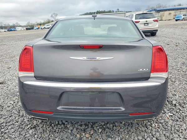 2019 CHRYSLER 300