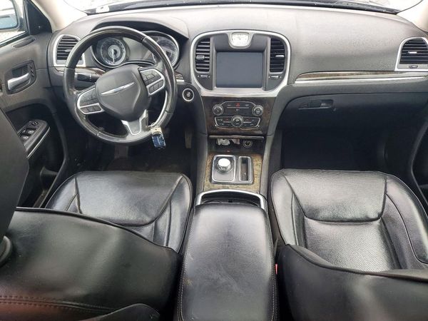 2019 CHRYSLER 300