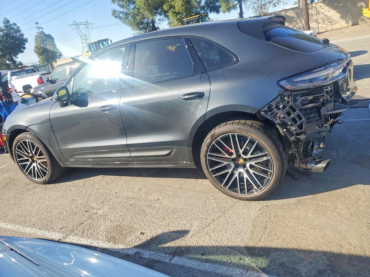 2024 PORSCHE MACAN GTS