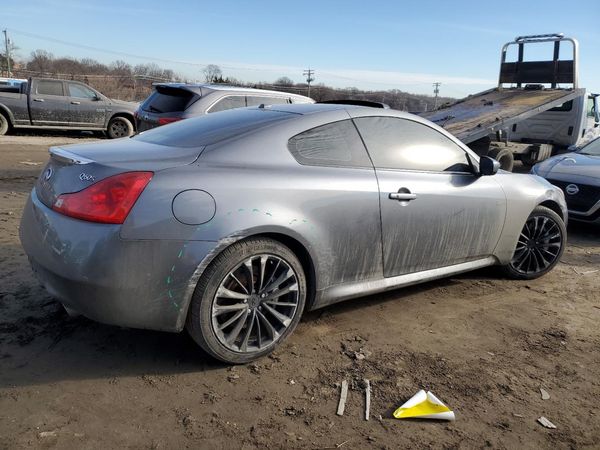 2015 INFINITI Q60