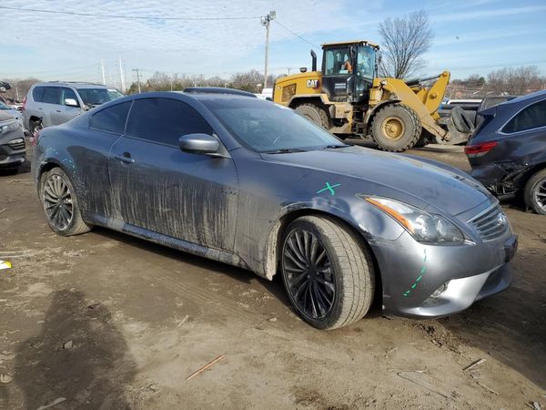 2015 INFINITI Q60